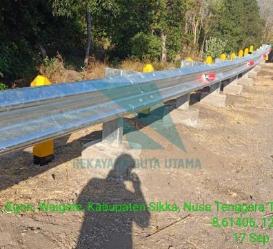 Fabrikasi dan Pemasangan Guardrail Jalan Tol